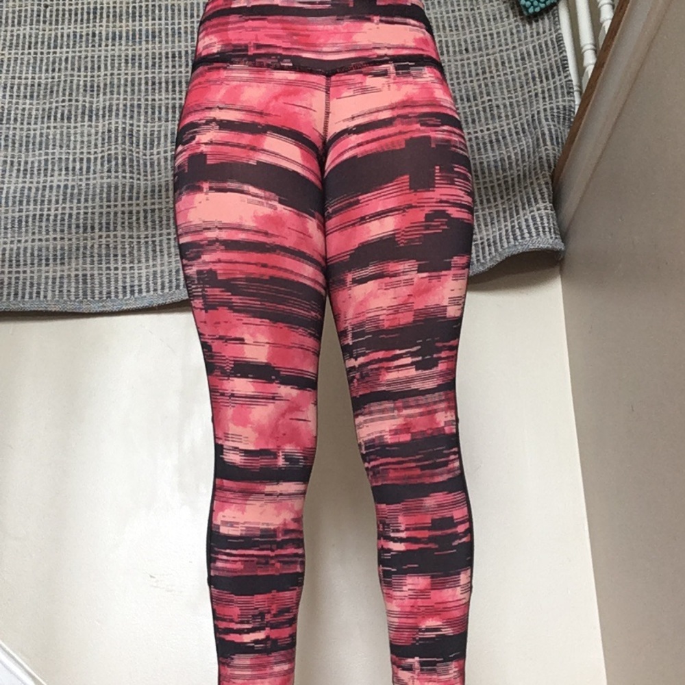 ✅ Pink Athletic Leggings
